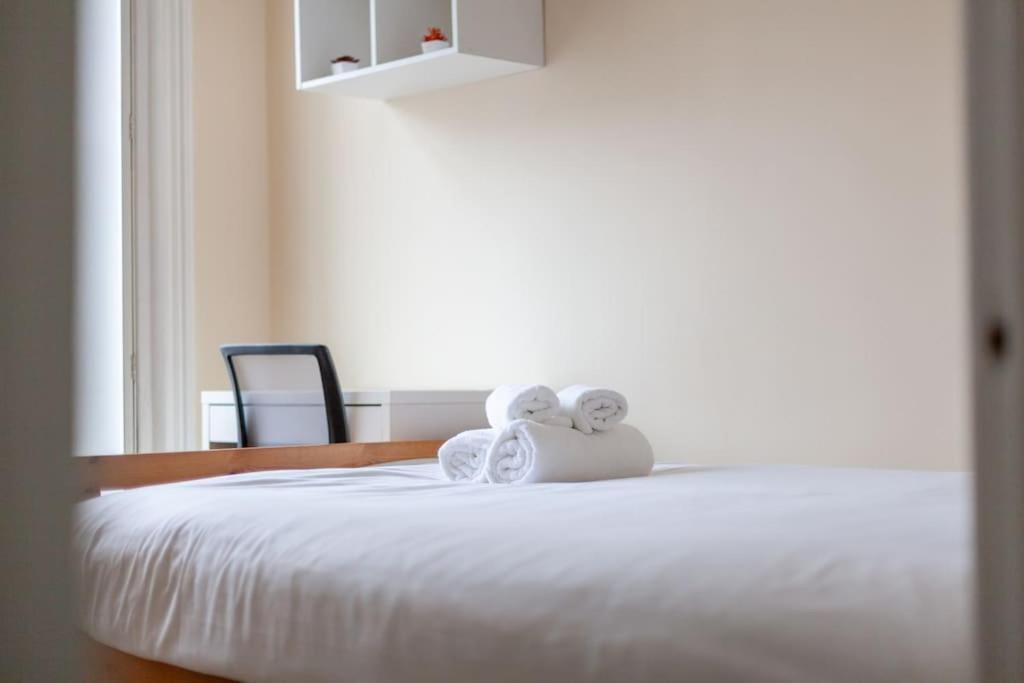 Spacious & Central 3-Bed Flat By Popular Waterloo! London Kültér fotó